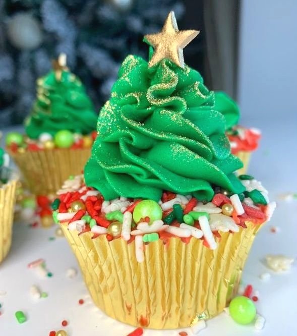 Green buttercream christmas cupcake